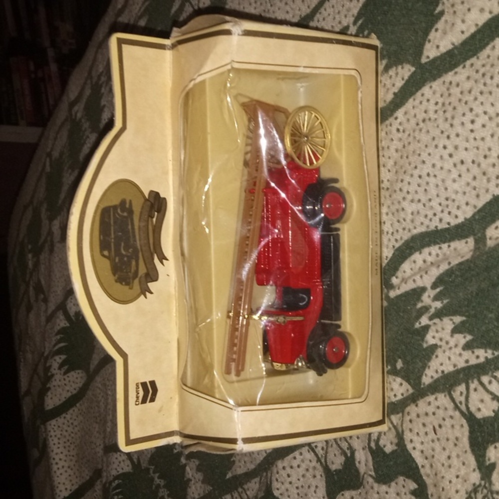 Commemorative Model Diecast Made In England Fire Engine Truck Refinery Chevron
